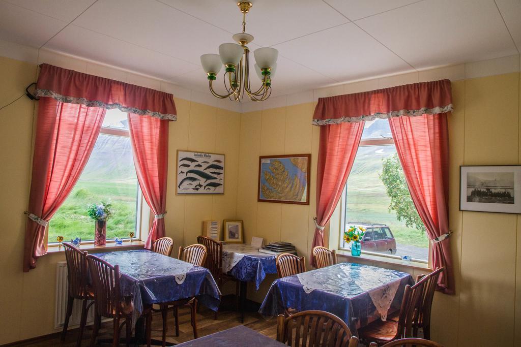 Korpudalur Hi Hostel Flateyri ภายนอก รูปภาพ